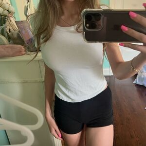 White short sleeve garage basic